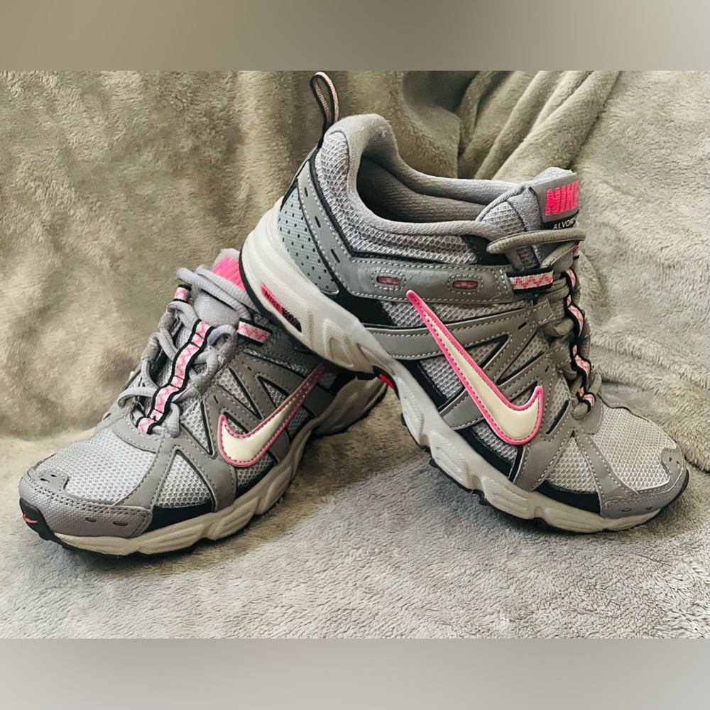 NIKE AIR ALVORD 8